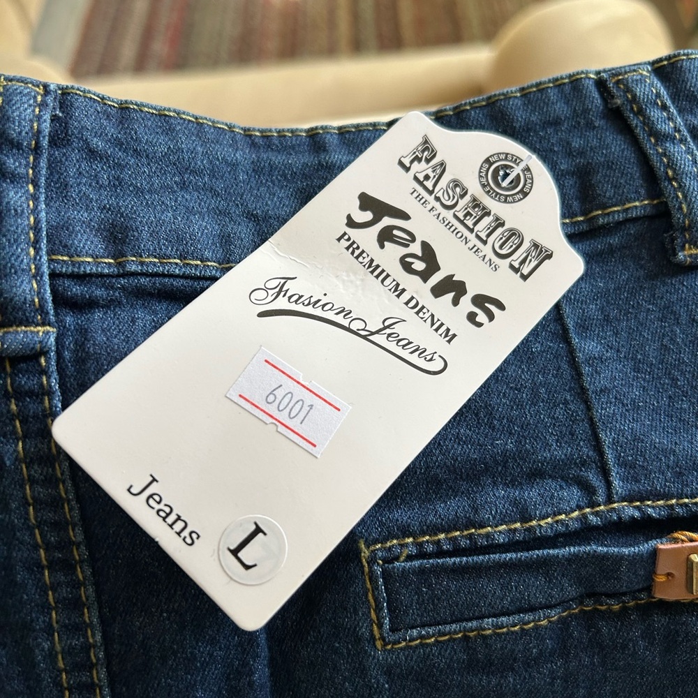 The Fashion Jeans Premium Denim size Large for Skinny with Belt included - Picture 6 of 12